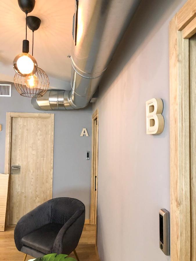 The Pod Suite Hostel Blasco Valencia Eksteriør billede